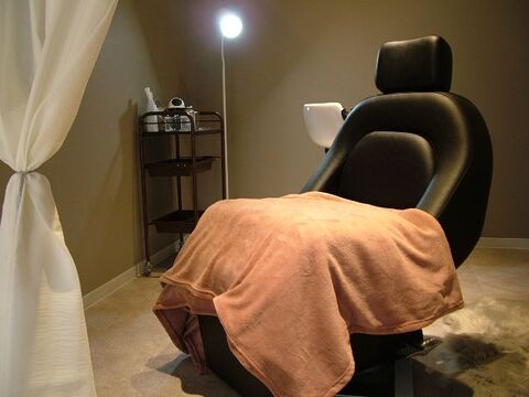 【河原町】≪社会保険完備≫≪完全週休2日≫≪土日祝休みの相談可能≫≪実働8時間≫≪店長候補歓迎≫働きやすい環境が整っていますよ！「unnon（アンノン）」からアイリスト（まつげエクステ・まつげパーマ・アイブロウ）の求人★☆★