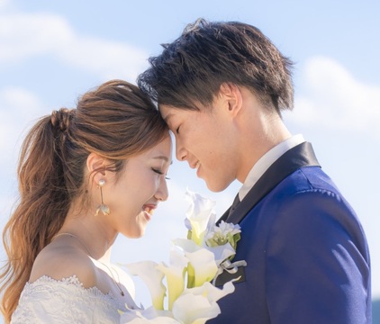 【北谷】≪未経験OK・社会保険完備・ヘアメイク業務あり・高月給・社宅あり≫ブライダルにも関わります！丁寧な接客でお客様・花嫁さんと関わるアイラッシュサロン「Eyelash&Brow AZUL（アイラッシュアンドブロウアズール）」からアイリスト（まつ毛エクステ・まつ毛パーマ・アイブロウ）の求人☆☆