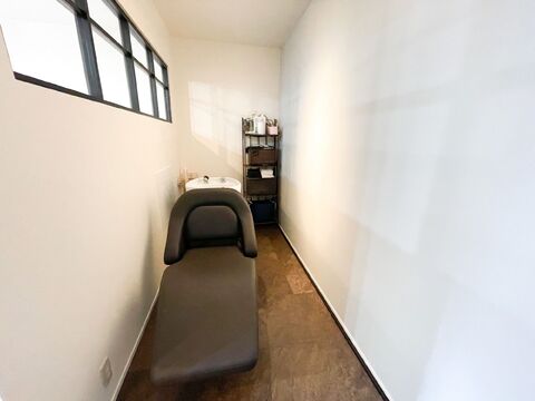 【桃山台】≪月給28万円スタート！≫≪完全週休2日制≫≪日曜休み月1日可能≫≪入客チャンス◎≫≪社会保険完備≫19時までには退勤可能でプライベートも充実！頑張り次第で月収30万円以上稼げます!!女性スタイリストさんが多数活躍中！「unacasa by Lega（ウナカサバイレガ）」からスタイリスト（美容師）の求人☆★