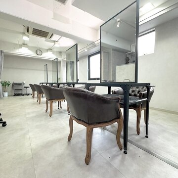 【JR茨木駅】≪有給休暇あり≫≪土日休みOK≫≪年間休日115日≫≪客単価10000円前後≫≪社会保険完備≫≪ママさん大歓迎≫≪産休育休制度あり≫≪マンツーマン施術≫19時までには退勤できるため、プライベートの時間を大切にしながら働ける環境です。「canoa（カノア）」からスタイリスト（美容師）の求人★☆