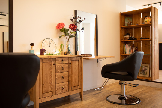 【新大宮】≪完全週休二日制≫マイカー通勤可能。様々な働き方のスタンスから選べます。入客を皆でフォローします！女性が長く働いていけるお洒落サロンFuLAM Hair designers（フラムヘアデザイナーズ）からスタイリスト（美容師・理容師）の求人☆★☆