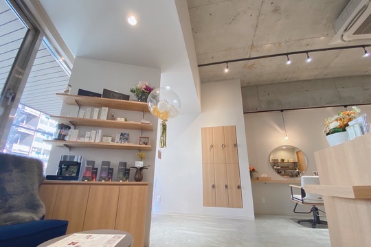 【緑橋】≪充実した福利厚生≫≪最短2年でスタイリストデビュー≫≪営業時間内レッスンOK≫≪完全週休2日制＆社会保険完備≫≪20時までに退勤可能≫≪月1回日祝休みOK≫≪着付けも学べる≫≪スパメニューにも注力≫インナーカラーなどのデザインカラーメニューが人気！カウンセリング重視の人気サロン！「PARAGO.（パラゴ）」からアシスタント（美容師）の求人☆☆