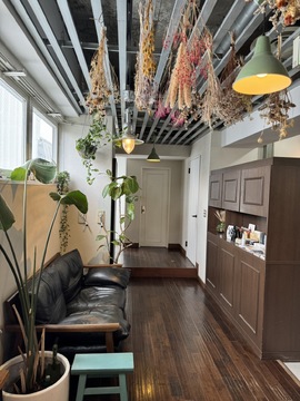 【難波】業務委託or正社員から選択OK≪完全週休2日制≫≪土日休み相談OK≫≪社会保険完備≫≪単価1万円以上≫働いた分稼げるシステムがバッチリ！！ライフスタイルに合わせて勤務OK！プライベートも充実「JILL Hair Design NAMBA（ジルヘアデザインナンバ）」からスタイリスト（美容師）の求人☆★