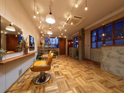 【近鉄奈良】≪最短17時退社≫≪完全マンツーマン接客≫≪完全週休2日制＆第1,3日曜日休み≫≪社会保険完備≫≪売上に応じてお給料に還元≫スタッフ第一主義サロン！有給休暇もあり、プライベートも満喫できる。充実した福利厚生面で安心して働ける環境「kiiro（キイロ）」からスタイリスト（美容師）の求人☆★☆