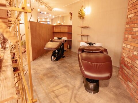 【近鉄奈良】≪最短17時退社≫≪完全マンツーマン接客≫≪完全週休2日制≫≪月2回の日曜定休あり＆社会保険完備≫≪有給休暇あり≫営業後レッスンもないので、プライベートも充実できます！「hitoiro（ヒトイロ）」からスタイリスト（美容師）の求人☆★☆