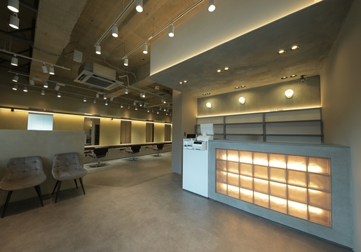 【姫路駅前】全国展開の人気ヘアサロン！≪正社員制度あり≫≪フリー45〜50％／指名50〜75％還元≫≪保障給あり≫≪自由出勤制≫平均月収35万円以上！最大月収120万円実績あり！髪質改善トリートメントが人気の店舗！「over hair 姫路店（オーバーヘアーヒメジテン）」スタイリスト（美容師）の求人☆★