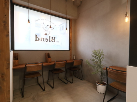 【新大宮】≪完全週休二日制＆社会保険完備≫レッスンは効率的に行い、遅くまでは残りません。メリハリをつけて成長していきましょう。お客様一人ひとりに合わせた提案を行っているサロン「the’ Blend（ザブレンド）」からアシスタント（美容師）の求人☆★