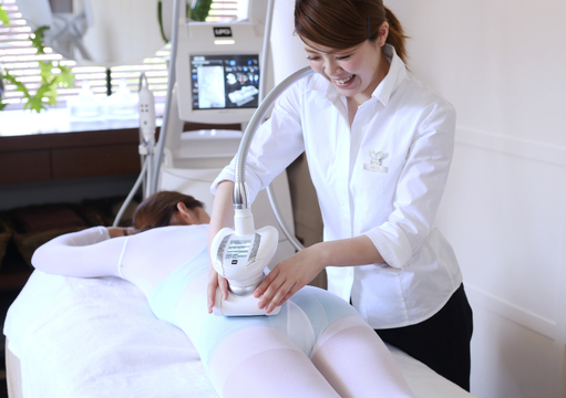 【三ノ宮】≪社会保険完備≫≪週休2日制≫マシン比率が高いため、未経験の方でも早期習得ができる！幅広いメニューを展開するエステサロン「ピュアラ三宮店（ピュアラサンノミヤテン）」からエステティシャンの求人☆★☆