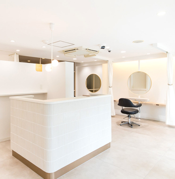 【白鷺】≪完全週休2日制≫≪年間公休12日≫≪社会保険完備≫≪住宅手当あり≫好条件と福利厚生が整った安心して働けるヘアサロン！トレーニングルームを完備し営業中レッスンOK！2年以内のデビューを目指します！アイラッシュも学べるお店です！「r'eblanc 白鷺店（レブランシラサギテン）」からアシスタント（美容師）の求人☆★☆