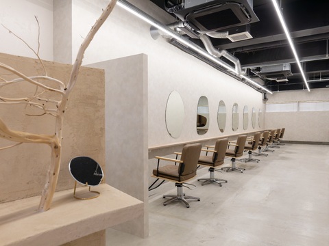 【武庫之荘】指名50%／フリー40%還元！あなたのライフスタイルに合わせて勤務できます◎マンツーマン制のためお客様としっかり関われるお店です！業務委託が初めての方も安心のサポート体制が人気「YUCCA elua 武庫之荘店（ユッカエルアムコノソウテン）」からスタイリスト（美容師）の求人☆★☆