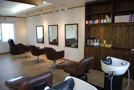 【田富】≪社会保険完備・子育て中の方も大歓迎・マツエクが学べる・第3日曜定休あり≫ライフスタイルに合わせた働き方ができる地域密着型ヘアサロン「NATURA（ナチュラ）」からスタイリスト（美容師）の求人☆★☆