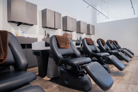 【吉野】≪社会保険完備≫≪月9日休み≫≪賞与あり≫≪有給休暇あり≫≪産休取得実績あり≫≪残業なし≫福利厚生が充実したサロン！仕事とプライベートを両立したい方へ！「Juno LICOT 吉野店（ジュノリコットヨシノテン）」からアシスタント（美容師）の求人☆★