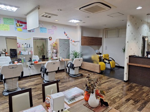 【大和西大寺】≪未経験でもOK≫≪16時までの勤務＆平日のみの勤務OK≫≪営業時間内のレッスンも可能≫シフト等柔軟に相談に乗っていただける環境の為、お子様がいらっしゃる方も安心！地域密着の落ち着いたサロンで働いてみませんか？「RYZE（リージェ）」からアシスタント（美容師）の求人☆★