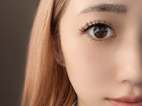 【心斎橋】全席完全個室サロン！◆未経験・新卒生OK◆完全週休2日制◆土日休み月1,2回OK◆営業時間19時半まで◆残業ナシ◆社会保険完備◆モデル集め完全サポート◆休憩1時間保障◆安心して長く働ける環境が盛りだくさん！「skin 心斎橋店（スキンシンサイバシテン）」からアイリスト（まつげエクステ・まつげパーマ・アイブロウ）の求人☆☆