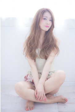 【南森町】≪あなたの働きたいスタイルで働けるサロン≫≪施術時間もあなたが決められる≫≪時給1200円～≫≪月30万円または26万円の最低保障給制度あり≫≪入客チャンス抜群≫≪平均客単価6000～7000円≫基本マンツーマンでの入客！小規模の地域密着型の口コミ評価が高いサロン！「illu hair LILA（イルヘアーライラ）」からスタイリスト（美容師）の求人☆★☆