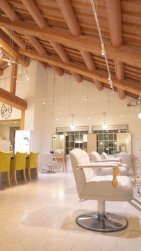 【南海岸和田】≪日曜月曜定休≫≪完全週休2日≫≪19時退勤が基本≫新卒生OK！お客様に寛ぎを提供し、落ち着いた女性に人気のサロン！女性が長く活躍できる職場です。「sowaca（ソワカ）」からアシスタント（美容師）の求人☆☆