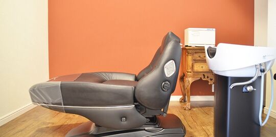 【西鉄二日市駅】≪平均退勤時間18時・日曜定休あり・パートアルバイトも同時募集≫お仕事とプライベートが両立できます！幅広い世代のお客様から愛されるトータルビューティーサロン「LECOEUR（ルクール）」からスタイリスト（美容師）の求人☆★