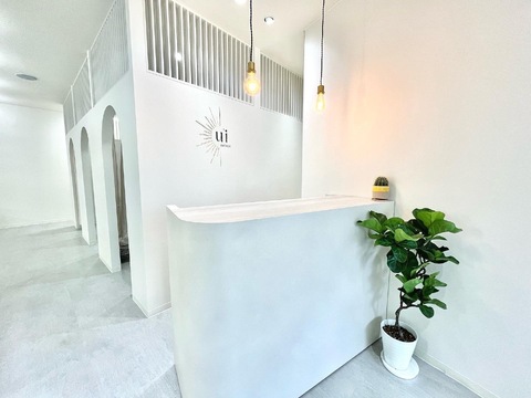 【博多駅】≪月8,9日休み・社会保険完備・実働8時間・休憩1時間あり・基本残業なし≫充実の福利厚生！今までの経験を活かしてアイリストとして長く活躍できるサロン「u'i nail eye（ウイネイルアイ）」からアイリスト（まつげエクステ・まつげパーマ・アイブロウ）の求人☆☆