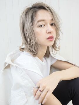 【博多】 フリー40〜50％／指名47〜65％還元  保障給あり ≪20時までの勤務OK≫集客抜群！入客チャンスも多いので月収50万円以上の高収入を狙えます！トレンド押さえた可愛いスタイルを提案するお店です「EIGHT 博多店（エイトハカタテン）」からスタイリスト（美容師）の求人★☆