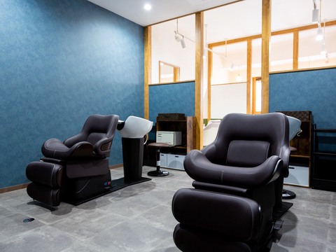 【樟葉】≪完全週休2日制≫≪日曜定休あり≫≪皆勤手当てあり≫≪ママさんOK≫落ち着いたお客様層が中心。丁寧な接客を大切にする美容室「salon de MOET（サロンドモエ）」からスタイリスト（美容師）の求人☆★☆