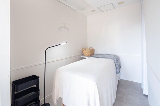 【元町】≪まつげパーマ・アイブロウ専任などもスタッフ歓迎！≫≪研修のバックアップ体制充実≫≪完全週休2日≫≪社会保険完備≫≪保育園併設≫≪実働8時間≫読者モデルさんも多数来店をされるトータルビューティーサロン！「Silk de River（シルクドリバー）」からアイリスト（まつげエクステ・まつげパーマ・アイブロウ）の求人☆☆