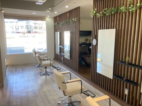 【三田】≪完全週休2日≫≪自由出勤制≫≪土日祝休みOK≫≪社会保険完備≫マンツーマン接客でお客様と丁寧に関われるサロン！プライベートも大切にしたいママさんにもオススメのサロンです！ブランクがあってもOK！「Ar 三田駅前店（アールサンダエキマエテン）」からスタイリスト（美容師）の求人☆★