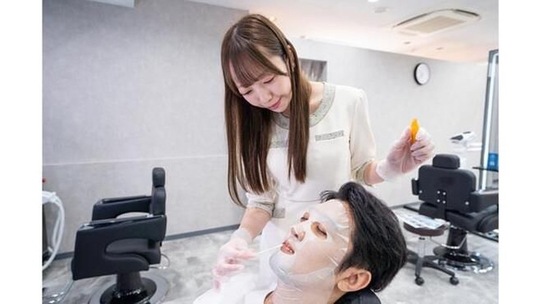 【千葉駅】≪月給31万円以上・完全週休3日制の選択OK・髪色、ネイル自由・社会保険完備・未経験、新卒生、通信生OK・土日祝の希望休OK≫美容業界で随一の好条件！経験の有無を問わず充実した環境で長く活躍ができる「2026年3月1日、千葉エリアでOPEN予定のメンズトータルビューティーサロン」からアイブロウリストの求人☆☆