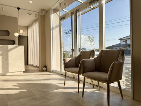 【津島駅】最新の薬剤を導入し、トレンドを発信！某有名トリートメントも導入しており、単価UPも狙いやすい環境です！自分に合った入客スタイルと希望時間で働けるサロン「Lana hair salon津島（ラナ ヘアー サロン ツシマ）」からスタイリスト（美容師）の求人★☆