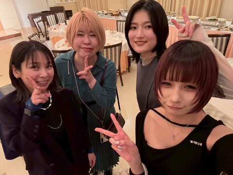 【自由が丘】≪完全週休2日制≫≪スタイリスト平均月収42万円≫≪社会保険完備≫≪高単価サロン≫働きやすさとやりがいが、しっかり給与に反映される高待遇サロン「sii. 自由が丘（シージユウガオカ）」からスタイリスト（美容師）の求人★☆