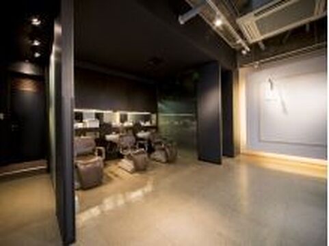 【井尻】≪社会保険完備・早期スタイリストデビュー可能・カラーが強い≫人気のエリアでスタッフ大募集！！経験豊富なスタイリストさんが多く在籍しているので幅広い技術が学べます！！頑張り次第で1〜3年でスタイリストデビューを目指せるヘアサロン lafit（ラフィット）″からアシスタント（美容師）の求人☆★