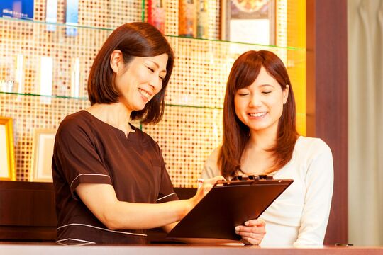 【大和西大寺】≪社会保険完備≫≪月9日休み≫≪有給休暇あり≫ハンド痩身、アーユルヴェーダの経験が活かせる！本格的なアーユルヴェーダで多くのお客様から支持される老舗サロン「e’s salon 西大寺店（イーズサロンサイダイジテン）」からエステティシャンの求人☆★☆