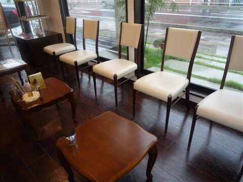 【海南】社会保険を完備している好待遇なので働きやすい環境♪お洒落でモダンなアーティスティック空間のトータルビューティーサロン「felice」からアシスタント（美容師）の求人☆★