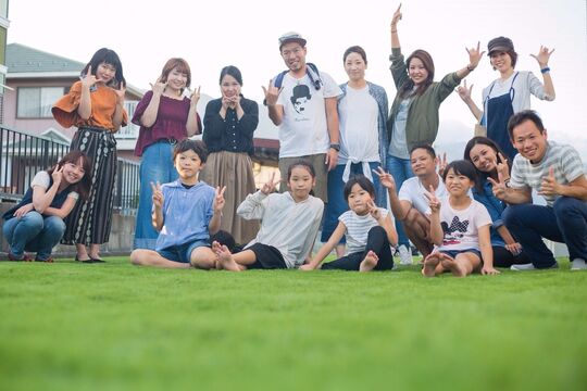 【草津】≪月8,9日休み≫≪社会保険完備≫≪毎月1回、日曜休みあり≫≪最短1年半でデビュー可能≫≪社会保険完備≫≪営業時間内レッスン可能≫≪駐車場代無料≫ウィッグ代は全額店舗が負担！アシスタント業務のみしたいママさん美容師も歓迎！奨学金手当もあり充実した福利厚生も魅力◎「HAIR DESIGN Kizuna（ヘアーデザインキズナ）」からアシスタント（美容師）の求人★☆