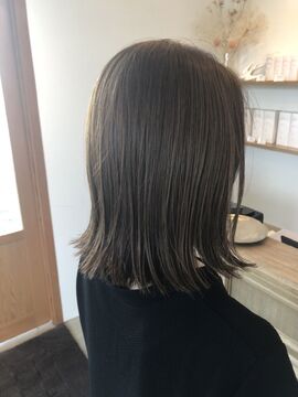 【福知山】≪日曜は17:30に営業終了≫最短2年以内にデビュー可能！営業時間内レッスンもOK！地域密着型の少人数制サロン！「ツバメヘア」よりアシスタント（美容師）の求人☆★