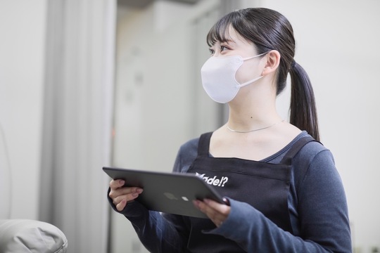 【銀座一丁目】≪完全週休2日制≫≪髪色・ネイル自由≫≪研修中もお給料あり≫≪各種手当あり≫専任の技術講師のもとで、最短2週間でのデビューを目指せます！ひとりひとりの骨格に合わせた理想の眉毛を叶える、メンズアイブロウサロンです！「Mode!? 銀座店（モードギンザテン）」からアイブロウリストの求人☆☆