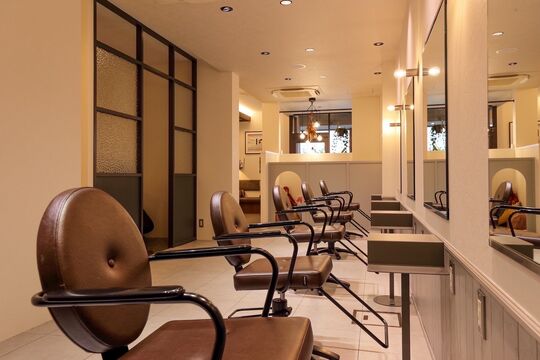 【三田】≪月8,9日休み≫≪月給30万円保障≫≪有給休暇あり≫≪社会保険完備≫入客チャンスも多く! 条件抜群の環境で長く働いてもらえます！高待遇が整ったお店!「alan alan hair（アランアランヘアー）」からスタイリスト(美容師)の求人☆☆