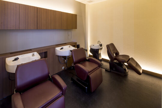 【西神中央】≪完全週休2日制≫≪社会保険完備≫有給休暇の消化率90％以上！一人一人のお客様にしっかり関わっていける環境です！地域密着のアットホームサロン「RITZ（リッツ）」からスタイリスト（美容師）の求人☆★☆