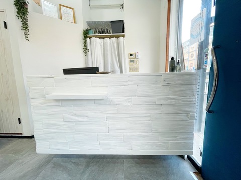 【高槻駅】≪完全週休2日制≫≪社会保険完備≫≪マンツーマンでの入客≫≪平均客単価1万円以上≫≪残業一切なし≫早ければ17時、18時に退勤可能！髪質と頭皮の悩みを一緒に考えて改善していく髪質改善特化サロンです！「iris 高槻店（イリスタカツキテン）」からスタイリスト（美容師）の求人☆☆