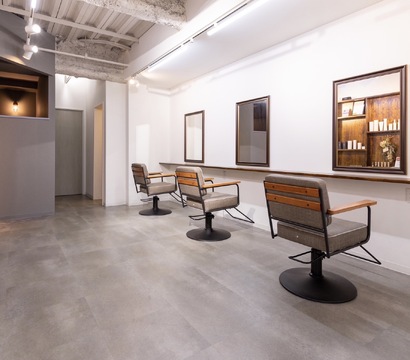 【古川橋】≪新卒や第二新卒もOK！≫≪完全週休二日制≫≪マンツーマンレッスン≫≪最短2年デビュー≫≪髪質改善＆スパ推し≫≪夏季休暇＆年末年始休暇＆有給あり≫アイラッシュもしているトータルビューティーサロン！丁寧なマンツーマンレッスンで技術が不安な方でも安心して技術を習得することができます！「More.vie（モアビー）」からアシスタント（美容師）の求人☆★