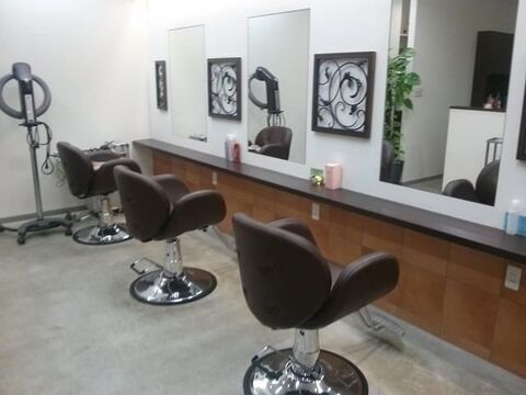 【服部】カットレッスンも並行していくので最短1年半でスタイリストデビュー可能★楽しみながら確実にスキルアップ出来る環境♪地域密着型の少人数 アットホームなサロン“in the room 101（イン ザ ルーム イチマルイチ）”からアシスタント（美容師）の求人☆★☆