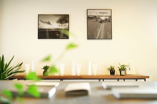 【舞多聞】≪完全週休2日制≫≪スタイリスト月給25万円スタート≫≪社会保険完備≫≪入客チャンス≫入働きやすい環境が整った地域密着型のお店です 30万円以上稼ぐことも可能です プライベートも充実できるアットホームサロン！“SOLACEROOM（ソレイスルーム）”からスタイリスト（美容師）の求人☆★