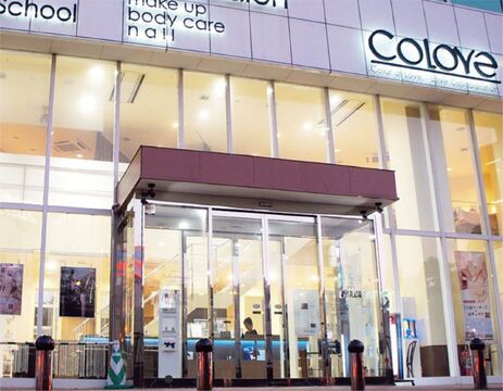 【天神南】パートアルバイトは土日祝休み＆短時間勤務相談OK！正社員は実働8時間・社会保険完備・ママさん美容師も活躍、産休育休あり！急な子供さんの病気等にも速やかにお休みの対応可能。将来の独立も応援！！コンテスト受賞者から直接技術を指導してもらえるので高い技術が学べドンドン成長できる「AVEC PLAISIR 南天神店（アベック プレジールミナミテンジンテン）」からスタイリスト（美容師）の求人☆★