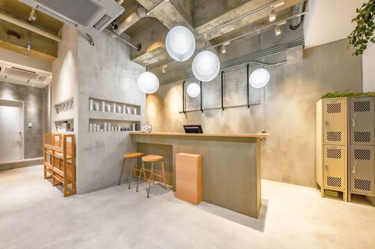 【近鉄八尾駅】≪月給23万円≫≪2店舗目出店予定に伴いスタッフ大募集≫≪月8,9日休み≫≪社会保険完備≫≪土日休みOK≫≪有給休暇あり≫≪美容師とアイリストの兼任も可能≫≪2年以内にデビュー可能≫まつ毛パーマやアイブロウも学べる！営業時間内レッスン可能！スタッフ同士仲が良く、離職率0％！！ショートやボブスタイルが得意なサロン！「Lico（リコ）」からアシスタント（美容師）の求人☆☆