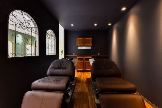 【高槻】月8日休み！！◆強制はさせない自由な社風なので無理なく働いていくことが可能◆施術だけではなく接客面も大切にしていきますよ♪スタイリストになれば、30万円以上の月給も普通に狙っていけちゃう！！bijou(ビジュ)からアシスタント(美容師)の求人☆☆