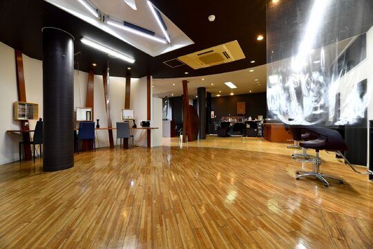 【丸岡】≪日曜定休日≫≪16時までの勤務OK≫≪未経験OK≫≪残業なし≫働くママさんが多く、働きやすい環境！残業レッスンなど一切なし！充実した教育体制でブランクあるママさんでもOK「COLOR PLUS 丸岡店（カラープラスマルオカテン）」からカラーリスト（美容師）の求人☆☆