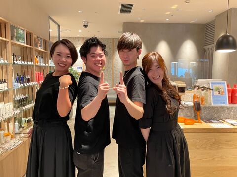 【天神駅】★最低保障あり★業務委託ですが数をこなすのではなく、ひとりひとりのお客様に向き合い高単価を目指します！！オーガニック薬剤をメインにしている「Terrace AVEDA 福岡パルコ店（テラスアヴェダフクオカパルコテン）」からスタイリスト（美容師）の求人☆★