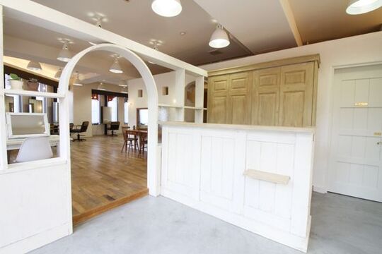 【草津】≪月7,8日休み≫≪社会保険完備≫パートさん同時募集！休日も多く、女性が安心して長く働ける環境です！「ACCOLE qualite（アコレカリテ）」からスタイリスト（美容師）の求人☆☆