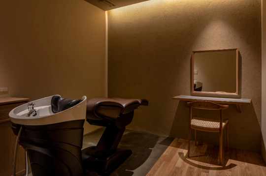 【表参道】≪完全週休2日制≫≪社会保険完備＆有給休暇あり≫≪ヘッドスパ経験者優遇≫≪完全個室≫充実した研修制度あり！頭皮美容で素の髪を美しくするお仕事です。スパを通してお客様を喜ばせたい方＆向上心のあるかた大歓迎！上質なヘッドスパ専門サロン「SOKI 表参道店（ソキオモテサンドウテン）」からスパニスト（美容師）の求人☆☆