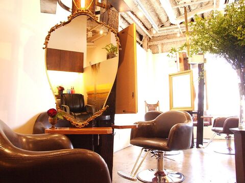 【新宿】◆高歩合サロン・有給休暇あり・産休育休制度あり◆最低保障＋社会保険完備＋高待遇！安定しながら自分のペースで売上アップに挑戦できるサロン「arts（アーツ）」からスタイリスト（美容師）の求人☆★☆