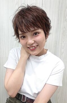 【兵庫駅】≪社会保険完備≫≪月給23万円〜≫≪有給休暇あり≫≪遅くても20時には退勤可能≫半歩先の技術提供で地域一番のありがとうの言葉を大切に、スタッフ同士、お客様からも感謝の言葉を頂けるように心がけるサロン「enchante（アンシャンテ）」からスタイリスト（美容師）の求人☆★